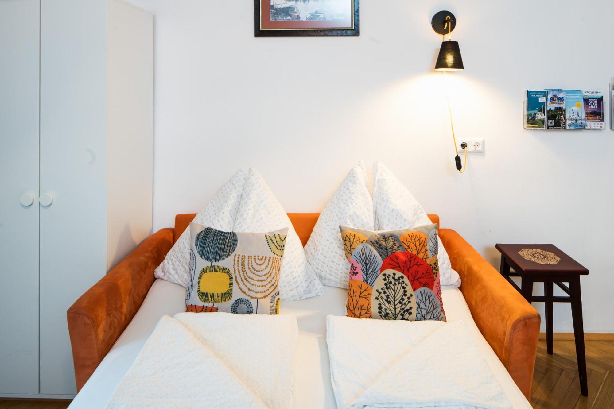 Haus Der Geschenke - Carinthia Apartment Velden am Worthersee Bagian luar foto