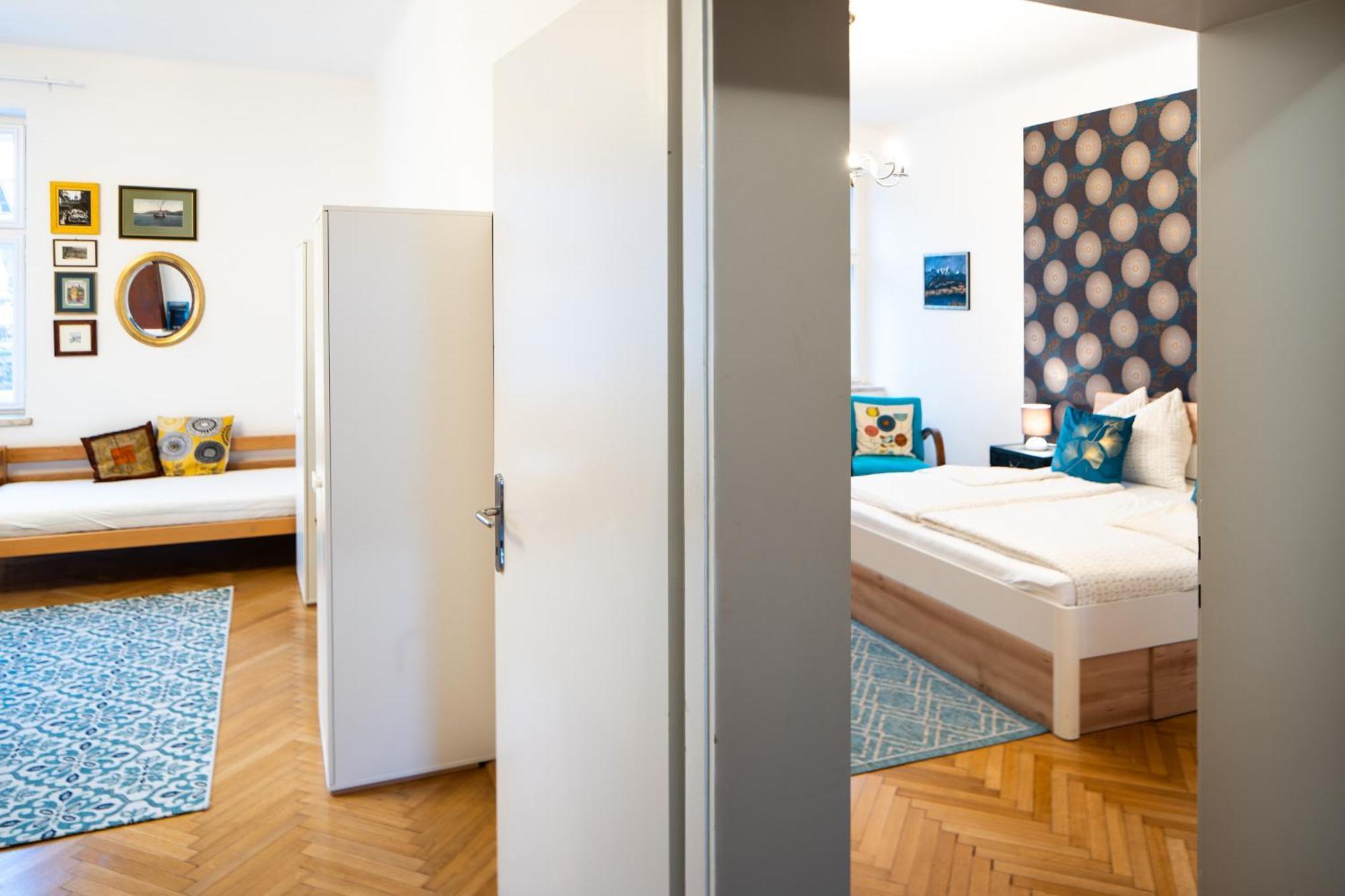 Haus Der Geschenke - Carinthia Apartment Velden am Worthersee Bagian luar foto