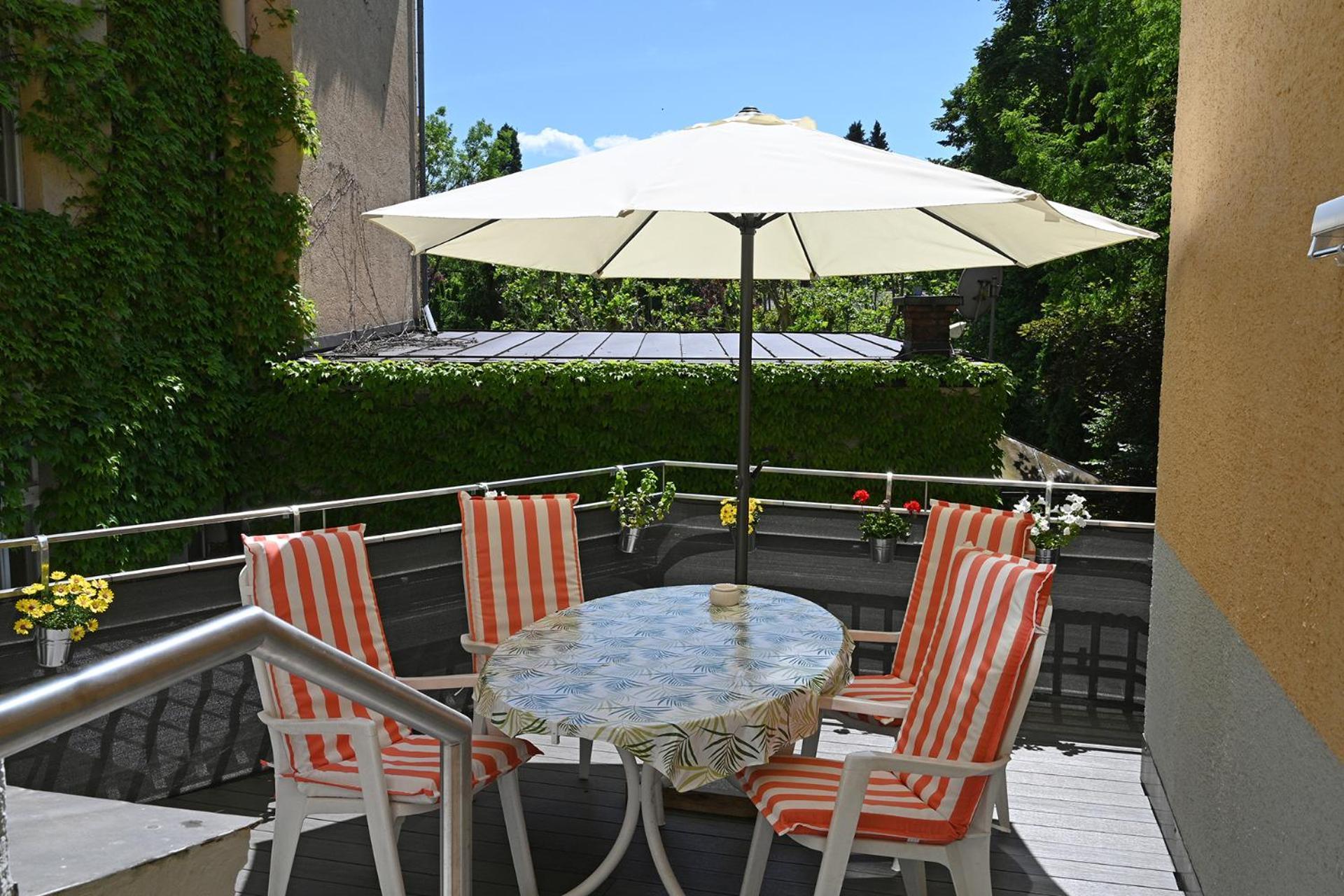 Haus Der Geschenke - Carinthia Apartment Velden am Worthersee Bagian luar foto