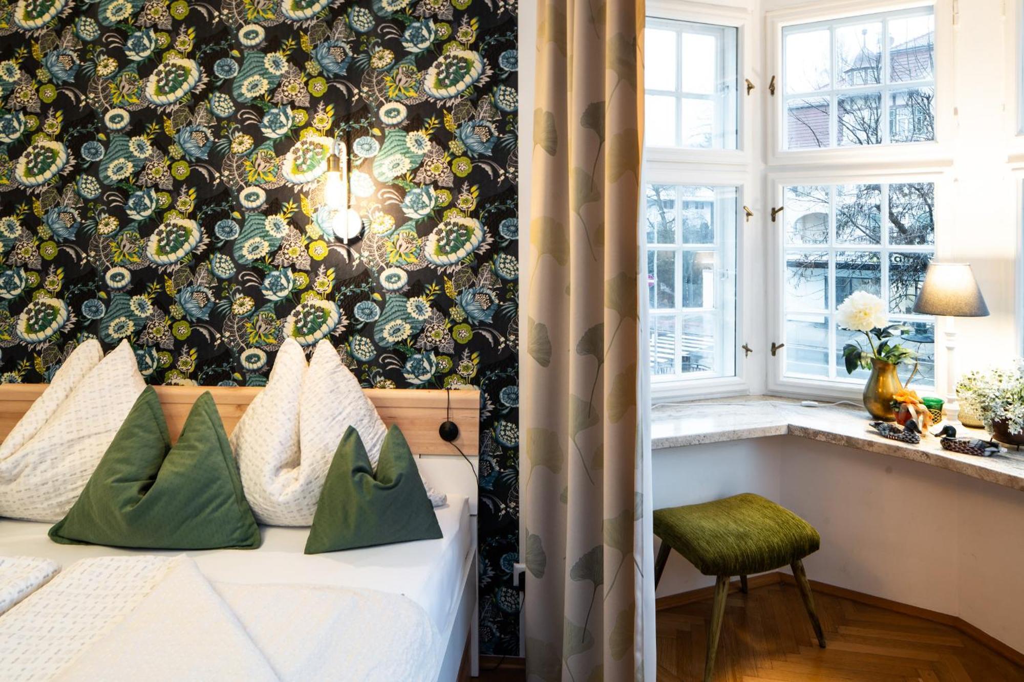 Haus Der Geschenke - Carinthia Apartment Velden am Worthersee Bagian luar foto