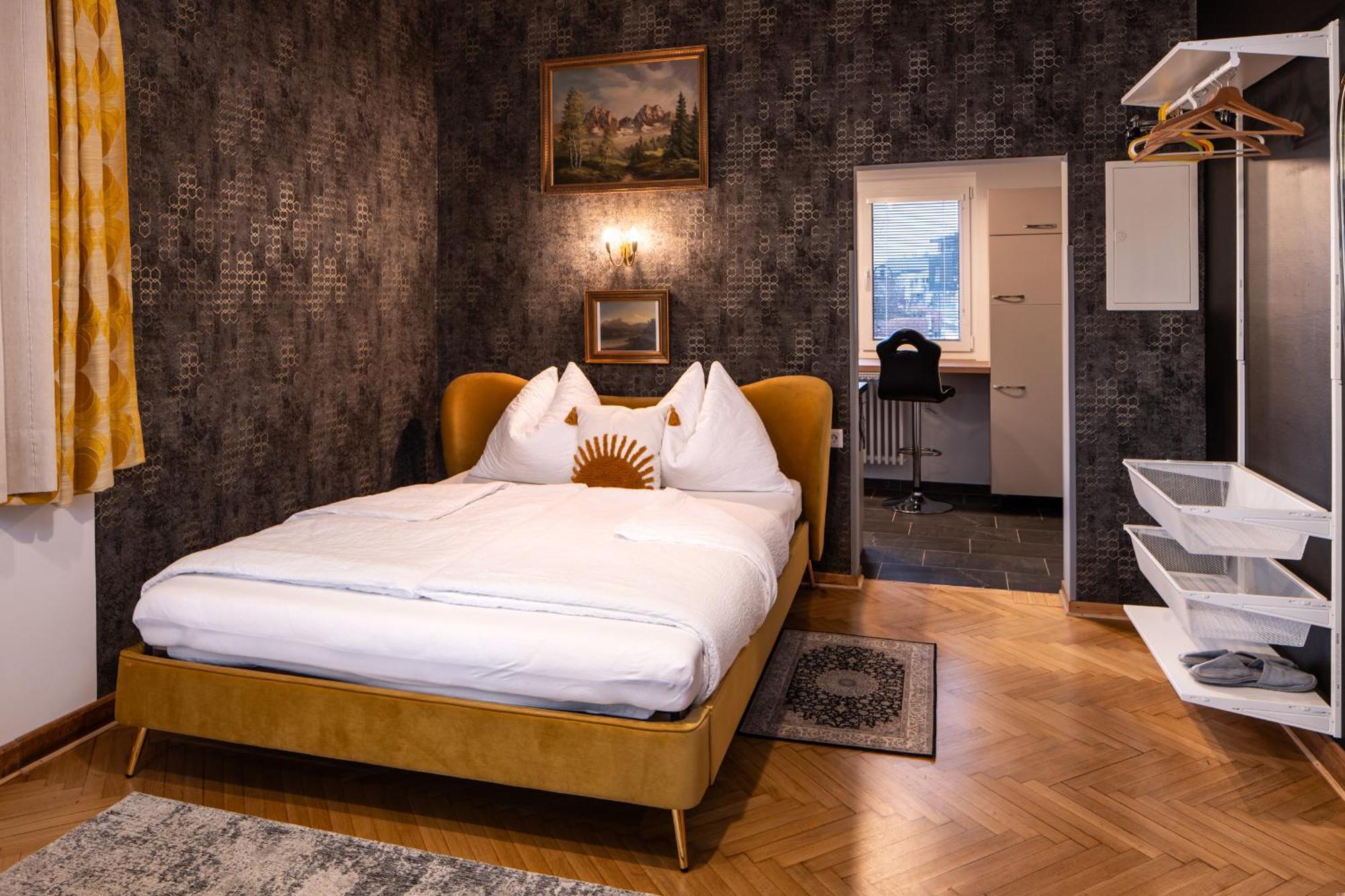 Haus Der Geschenke - Carinthia Apartment Velden am Worthersee Bagian luar foto